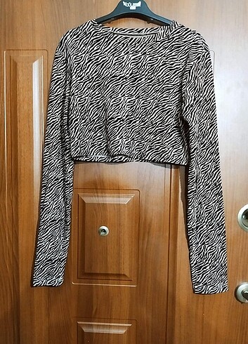 Kendinden simli tul ve kadifemsi detay zebra crop 