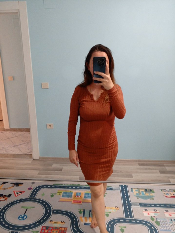 V Yaka Kahverengi Triko Midi Elbise - Görsel 2