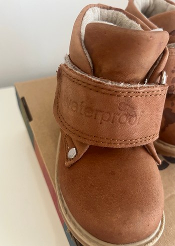 21 Beden Kahverengi Deri Erkek Çocuk Botu Velcro