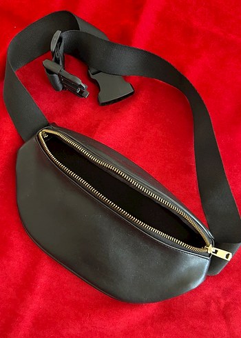 Siyah Deri Bel Çantası - Görsel 2