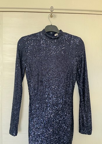 Uzun Kollu Lacivert Parlak Dar Abiye Elbise - Görsel 2