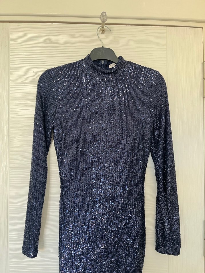 Uzun Kollu Lacivert Parlak Dar Abiye Elbise - Görsel 2