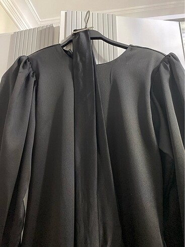 Siyah saten elbise özel tasarım