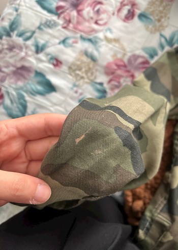 H&M Kadın Haki Kamuflaj desenli kapşonlu Ceket