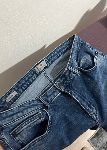 30 Beden Kadın Gri Mavi Yırtık Detaylı Denim Pantolon