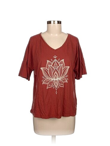 Koton T-shirt %70 İndirimli.