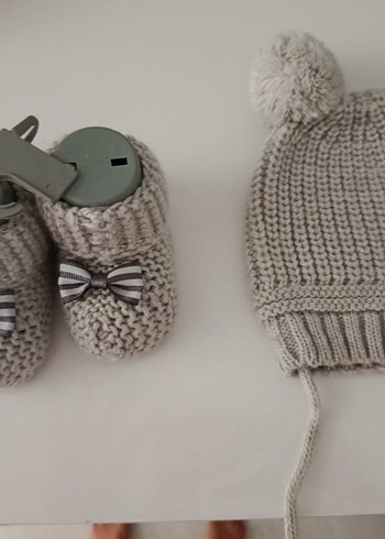 Gri Erkek Bebek Örgü Patik ve Bere Seti - Görsel 2