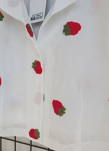 Çilekli gömlek - Görsel 3