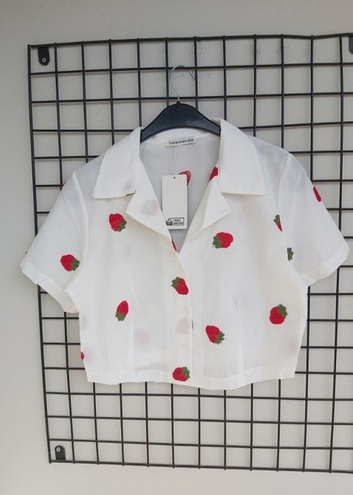 Çilekli gömlek - Görsel 2