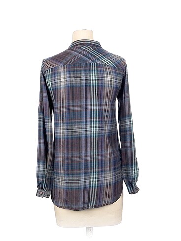 m Beden PreLoved Gömlek %70 İndirimli.