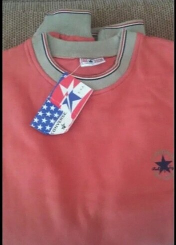 Converse sweatshirt l beden sıfırdır 