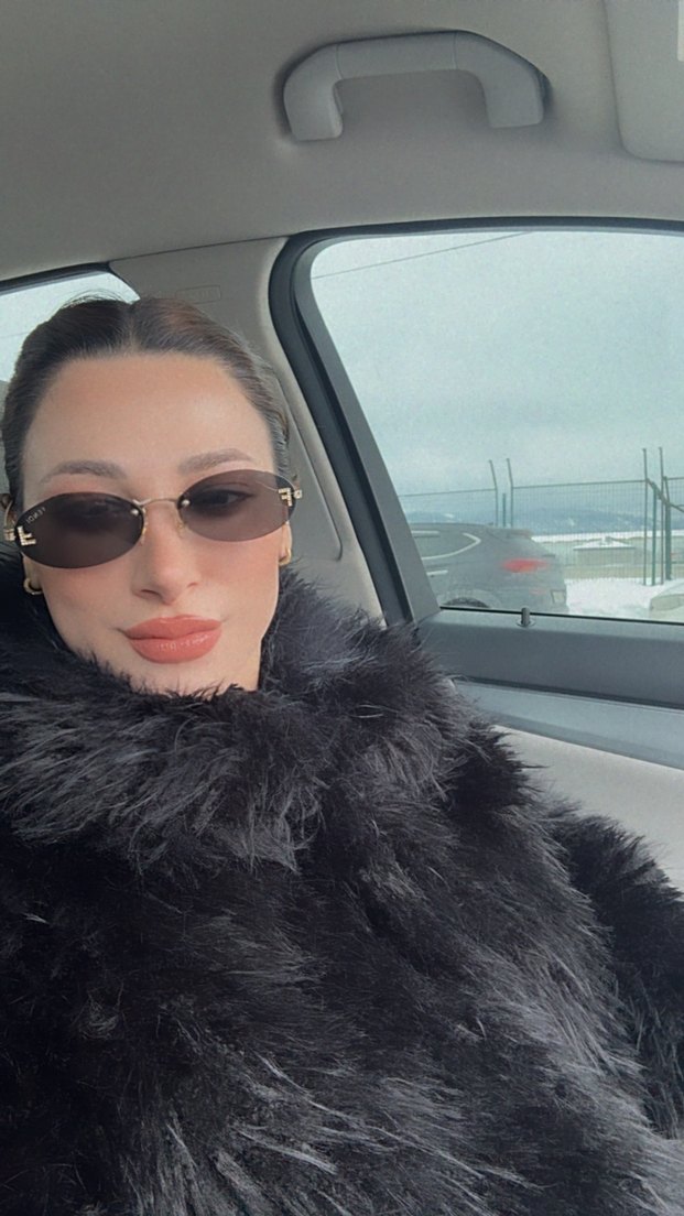 Siyah Kadın Peluş kürk - Görsel 4