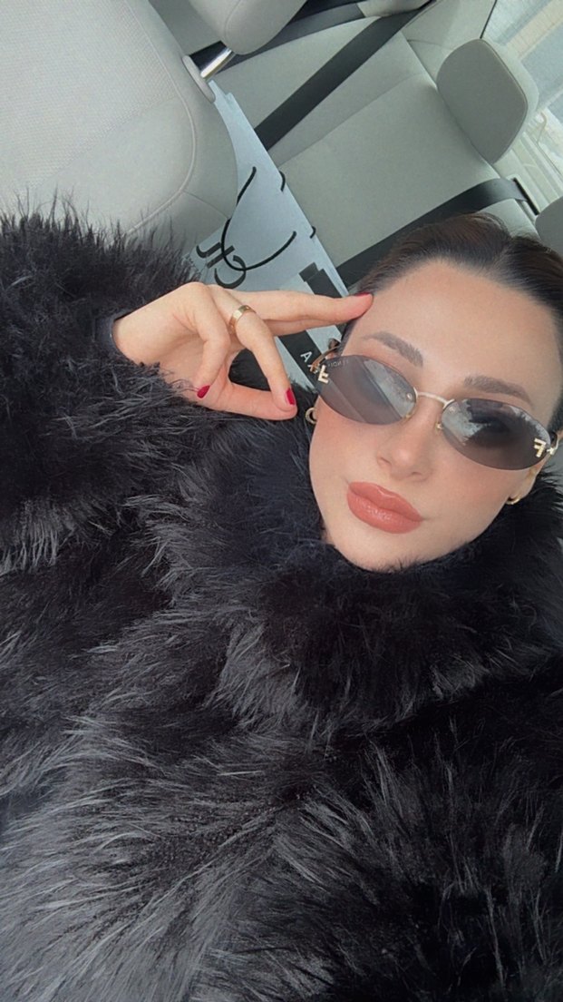 Siyah Kadın Peluş kürk - Görsel 3