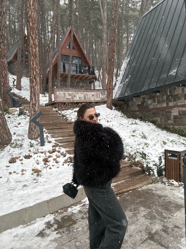 Siyah Kadın Peluş kürk - Görsel 2