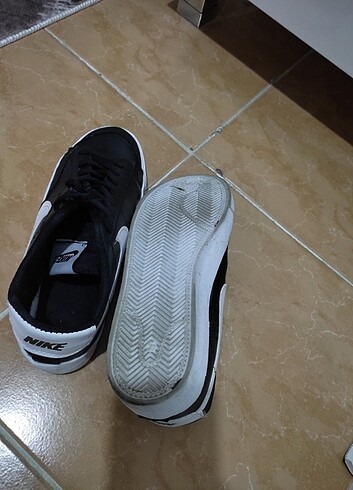 37 Beden siyah Renk Nike spor ayakkabı