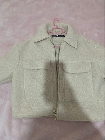 Zara Mont