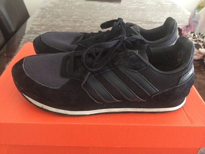 Adidas spor ayakkabı