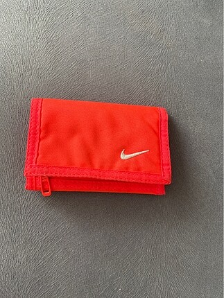 Nike cüzdan Orjinaldir (Nar çiçeği)