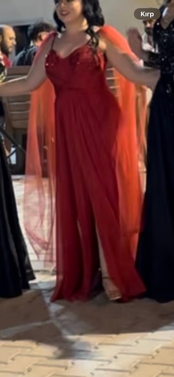 Pullu Nakışlı Kırmızı Uzun Abiye Elbise - Görsel 4