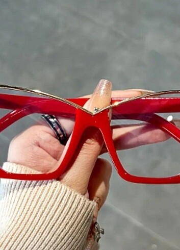 American Vintage CAT EYE KIRMIZI ÇERÇEVE ŞEFFAF CAM GÖZLÜK