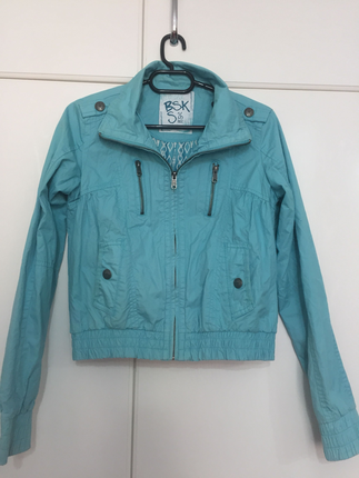 Bershka Baharlık ince ceket