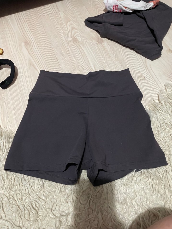 Siyah Elastik Kumaşlı Hamile Mini Şort - Görsel 2