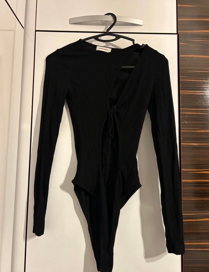 Uzun Kollu Siyah Göğüs Detaylı Monokini - Görsel 2