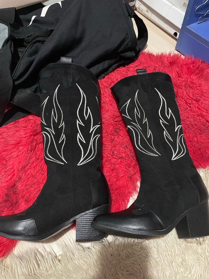 Kırmızı Nakışlı Dizüstü Gotik Topuklu Bot - Görsel 4