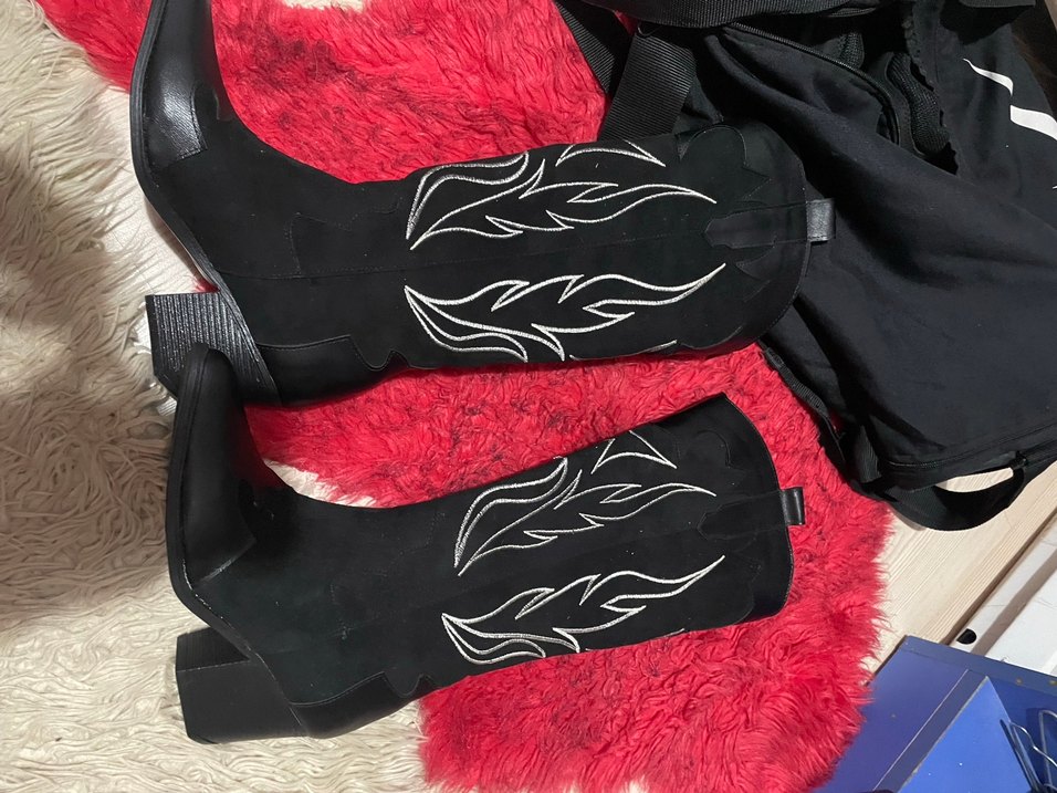 Kırmızı Nakışlı Dizüstü Gotik Topuklu Bot - Görsel 3