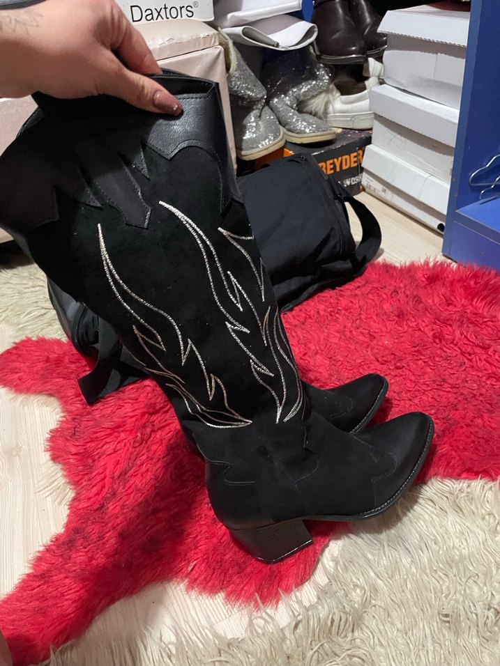 Kırmızı Nakışlı Dizüstü Gotik Topuklu Bot - Görsel 2