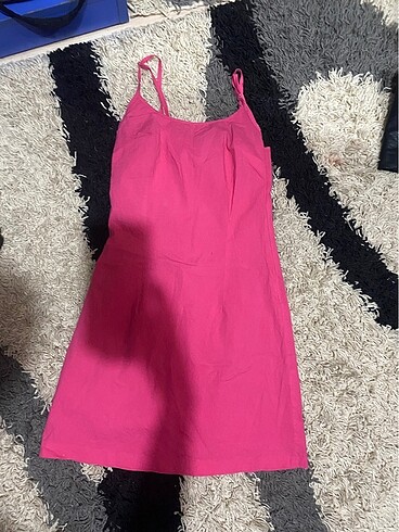 Pembe elbise