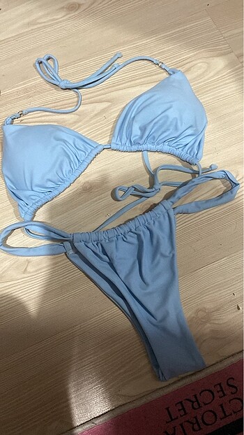 Mavi bikini takımı