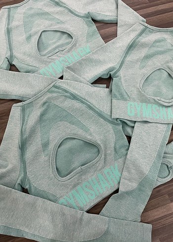 Gymshark marka crop sporcu üstü - Görsel 2