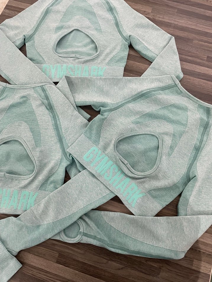 Gymshark marka crop sporcu üstü - Görsel 3