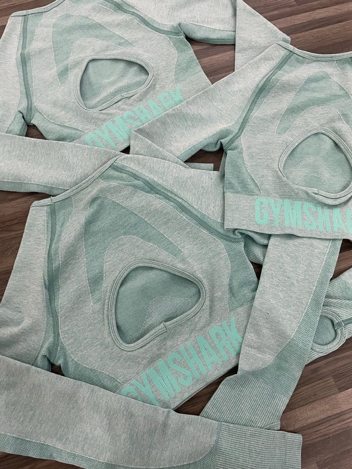 Gymshark marka crop sporcu üstü - Görsel 2