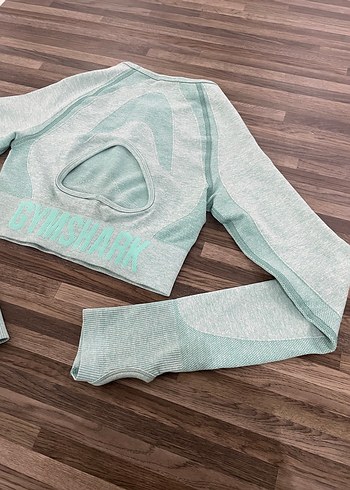 Gymshark marka crop sporcu üstü - Görsel 2