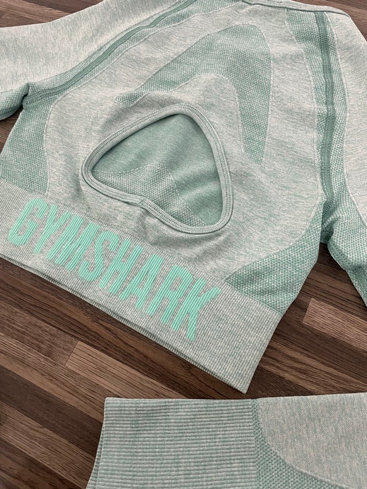 Gymshark marka crop sporcu üstü - Görsel 4
