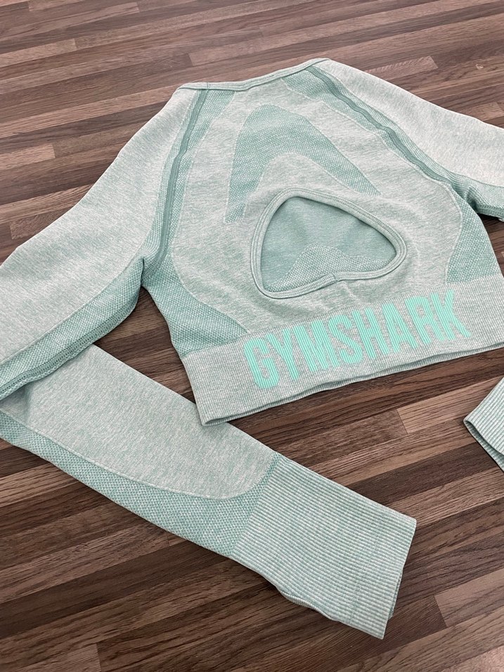 Gymshark marka crop sporcu üstü - Görsel 3