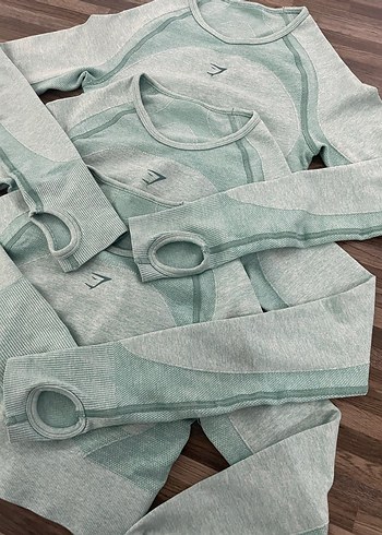 Gymshark marka crop sporcu üstü - Görsel 3