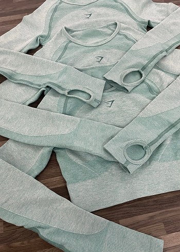 Gymshark marka crop sporcu üstü - Görsel 2