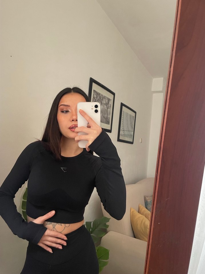 Gymshark marka crop sporcu üstü - Görsel 2