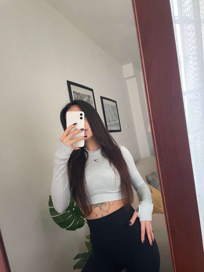 Gymshark marka crop sporcu üstü - Görsel 2