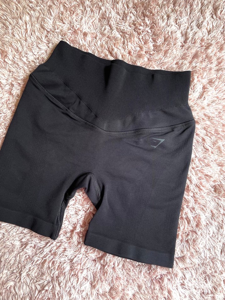 Gymshark marka arkası büzgülü biker tayt - Görsel 3