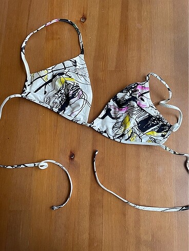 Bikini üstü