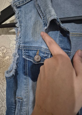 Düğmeli Kolsuz Mini Denim Ceket - Görsel 2