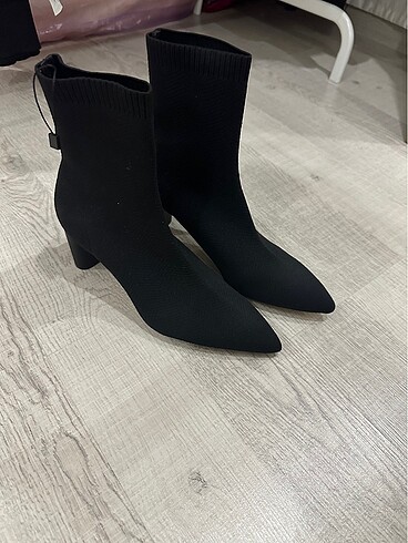 Zara Zara çorap bot