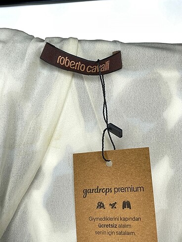 42 Beden çeşitli Renk Roberto Cavalli Bluz %70 İndirimli.