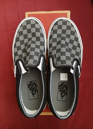 Vans slip on