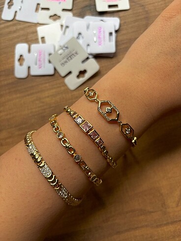 Accessorize Xuping 14K Altın Kuyumcu Pembe Taşlı Zarif Model