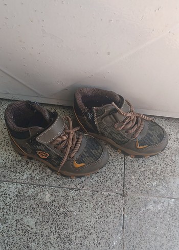 Desenli Erkek Çocuk Bot